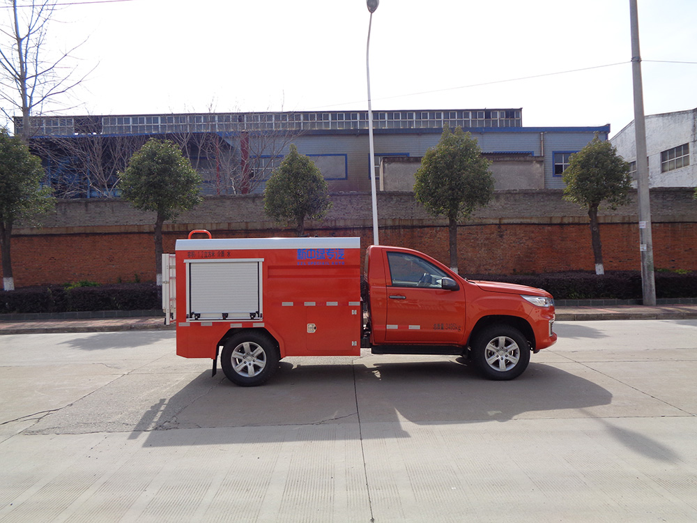 XZL5037GSS6型灑水車